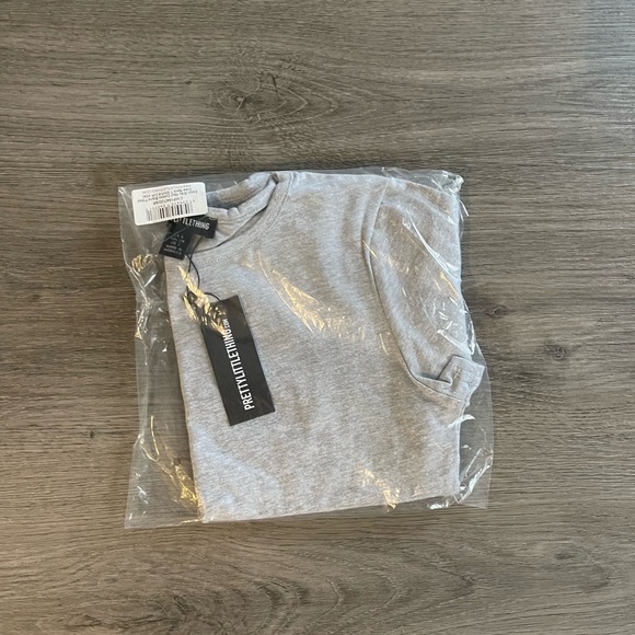 Basic Grey Short Sleeve Top - Picture 2 of 5